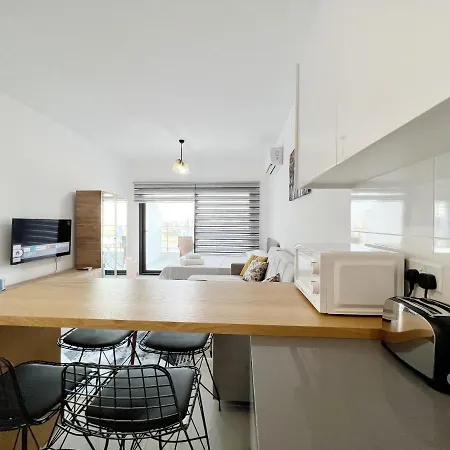 Apartment Italus Caesar & Perivolia tou Trikomou